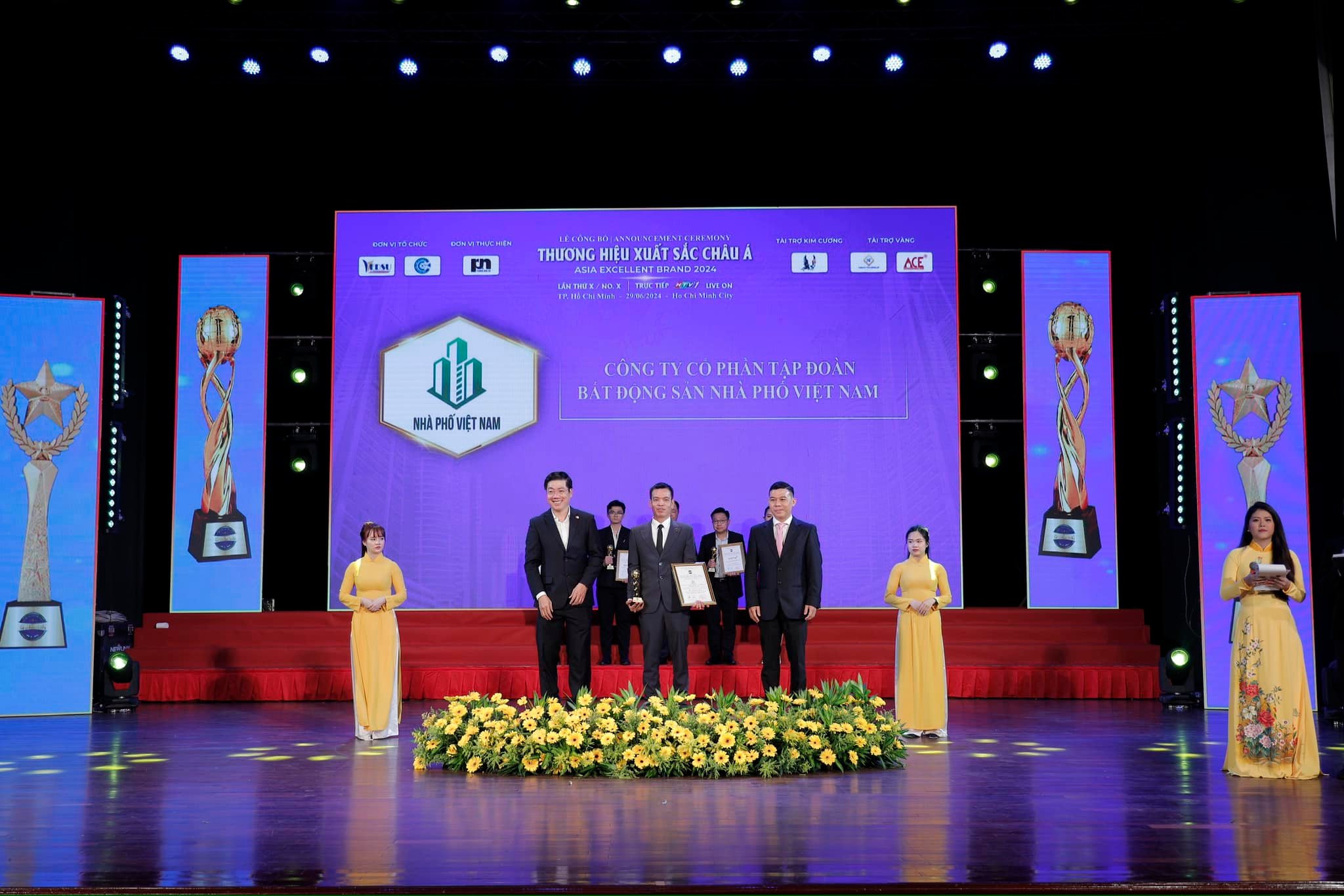 Nhà Phố Việt Nam Giành Cú Đúp Giải Thưởng Tại Lễ Trao Giải Thương Hiệu Xuất Sắc Châu Á 2024