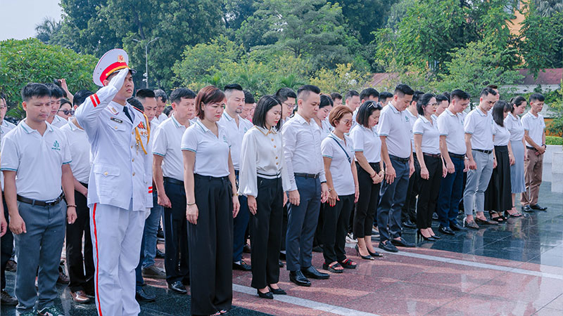 Nhà Phố Việt Nam Dâng Hương Tưởng Niệm Các Anh Hùng Liệt Sỹ Nhân dịp kỷ niệm 77 Năm Ngày Thương Binh Liệt Sỹ