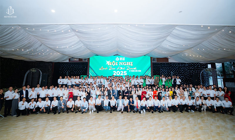 Hội Nghị Lãnh Đạo Kinh Doanh Tập Đoàn Nhà Phố Việt Nam 6 Tháng Đầu Năm